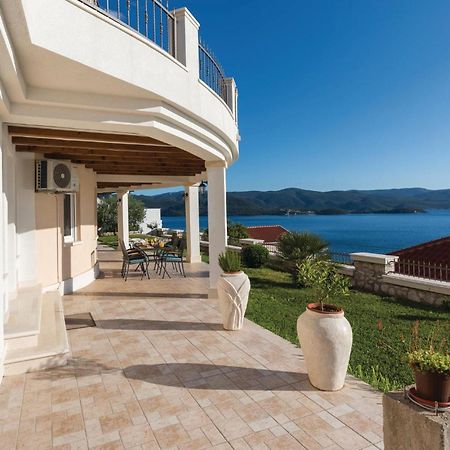 Lovely Apartment In Komarna With House Sea View Klek Exteriör bild
