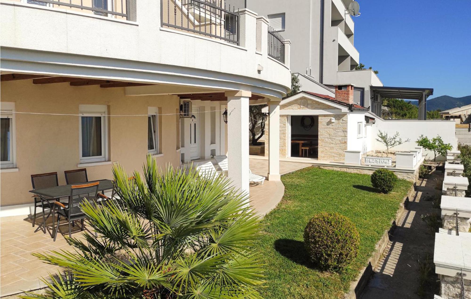 Lovely Apartment In Komarna With House Sea View Klek Exteriör bild