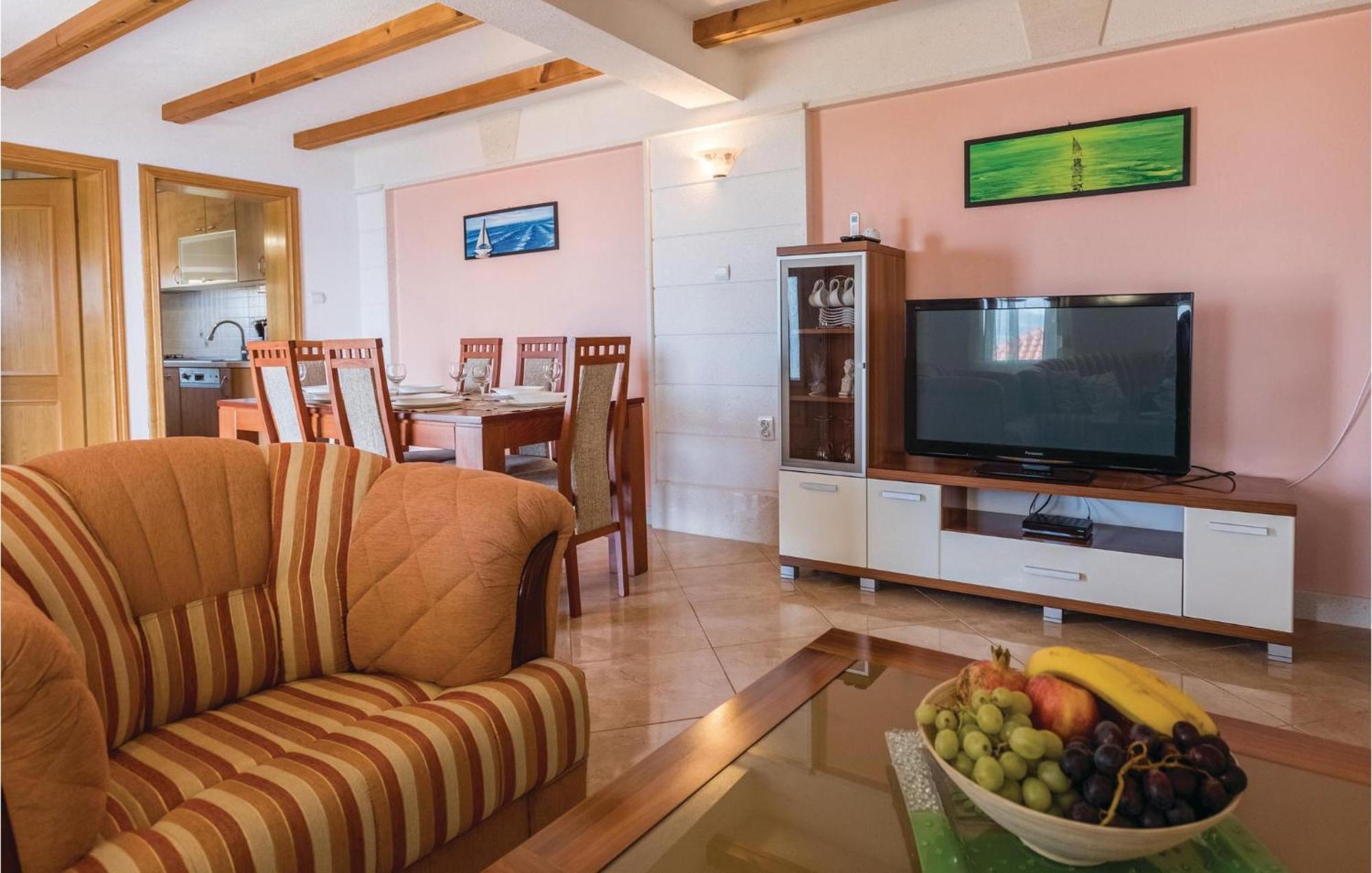 Lovely Apartment In Komarna With House Sea View Klek Exteriör bild